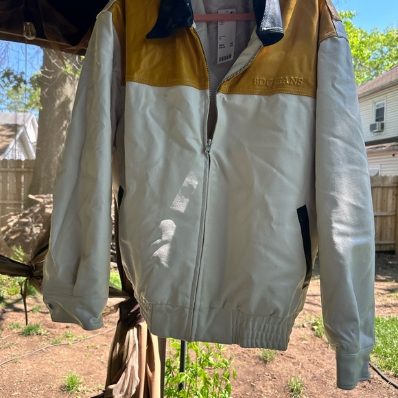Urban Outfitters White and Yellow Jacket - Picture 2 of 7